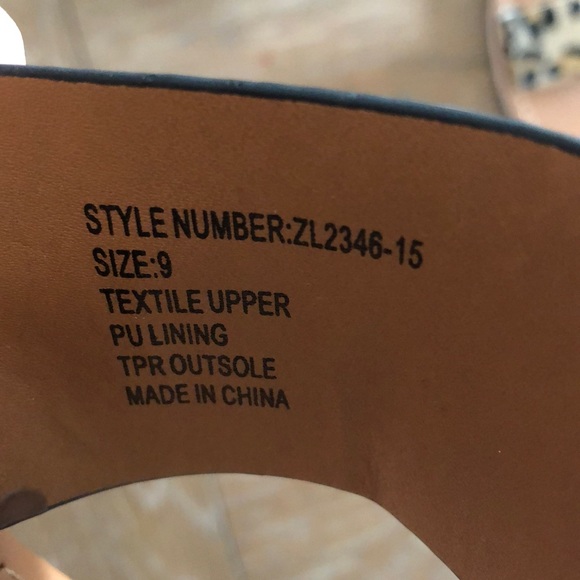 Brand new sandals - Picture 4 of 4